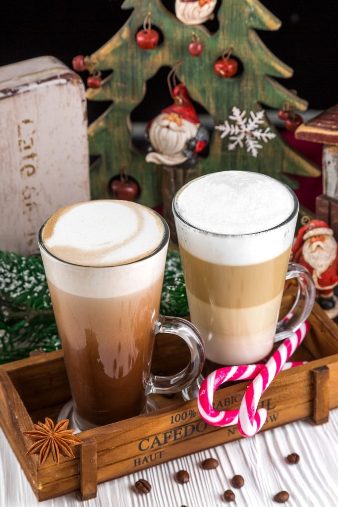 Tazas de café navideñas